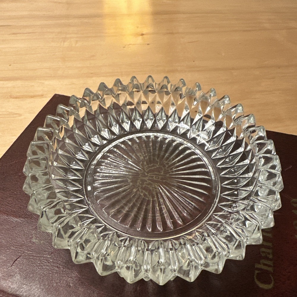 Sawtooth Starburst Heavy Crystal Vintage Glass Ashtray 5-1/4 Cut